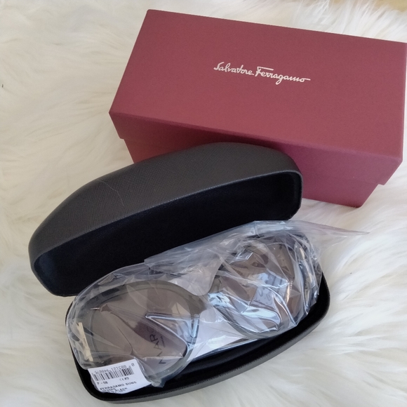 SALVATORE FERRAGAMO 57mm Oversized Sunglasses - Picture 10 of 11